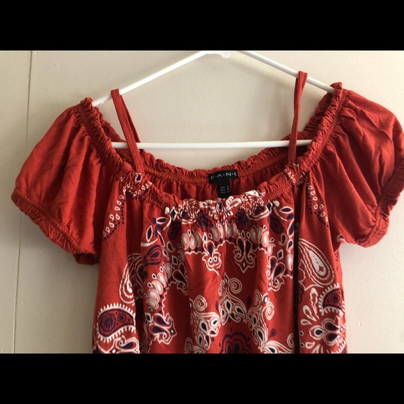 🔴FANG Off Shoulder Tee Top Blouse Pullover Size M - Picture 2 of 6